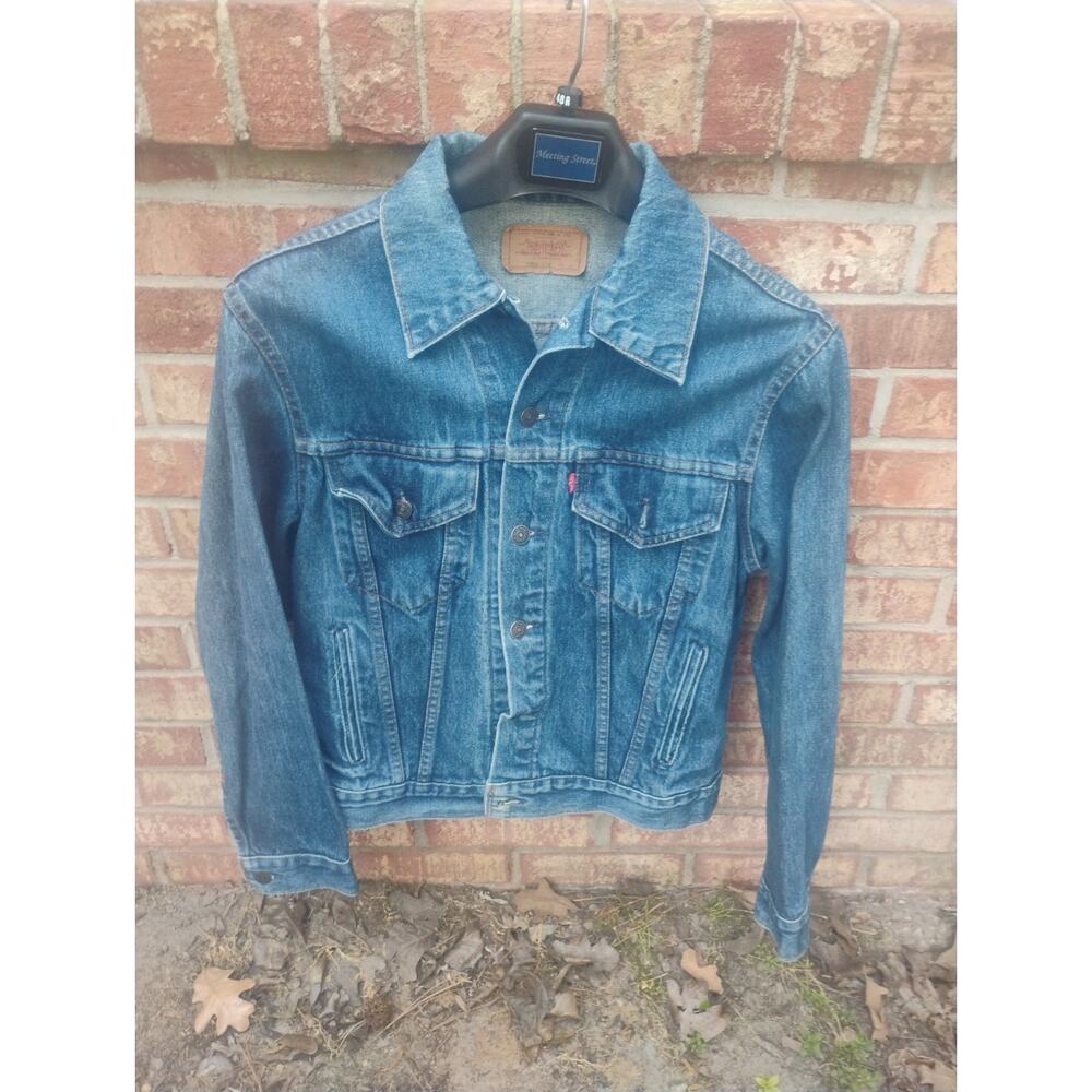 Vintage Levi’s 70506-0216 Denim Trucker Jean Jacket Size 40 Made in Canada Y2k
